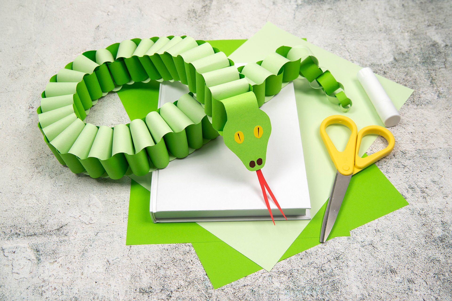 Crafting with Paper: From Tulips to Roses